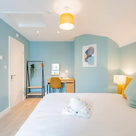 The Large Group House In Dublin, Sleeps 16 Tatil Evi Dublin