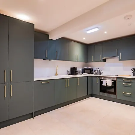 Holiday home The Large Group House -sleeps 21 Dublin