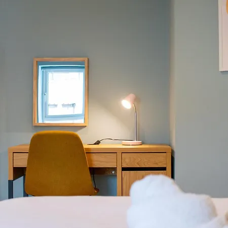 The Large Group House In Dublin, Sleeps 16