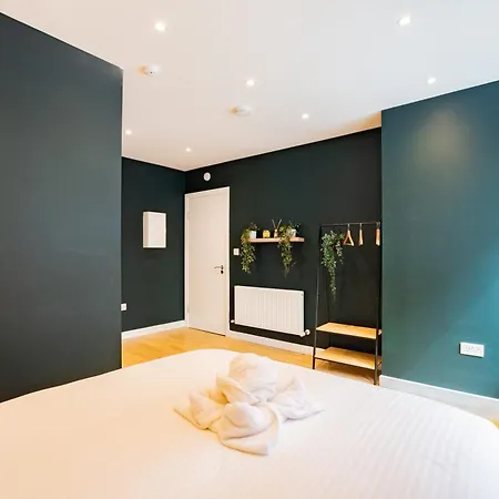 The Large Group House In Dublin, Sleeps 16 Casa de Férias Dublin