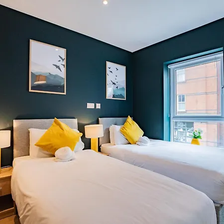 Vakantiehuis The Large Group House -sleeps 21
