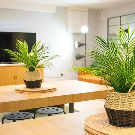 The Large Group House * Δουβλίνο