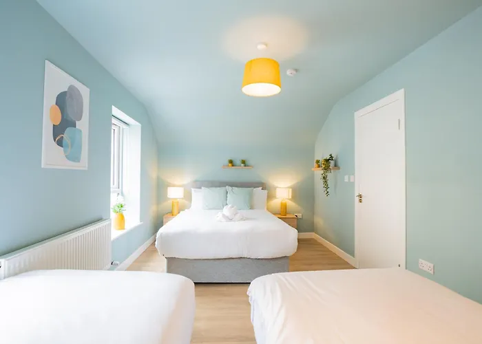 The Large Group House Ferienhaus *