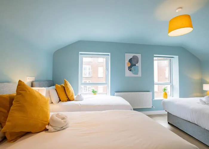 The Large Group House Tatil Evi