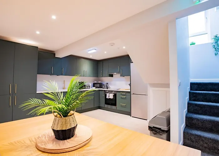 The Large Group House * Dublin