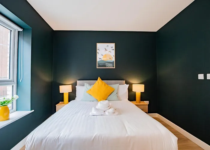 The Large Group House * Dublin