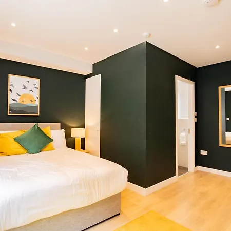 Holiday home The Large Group House *