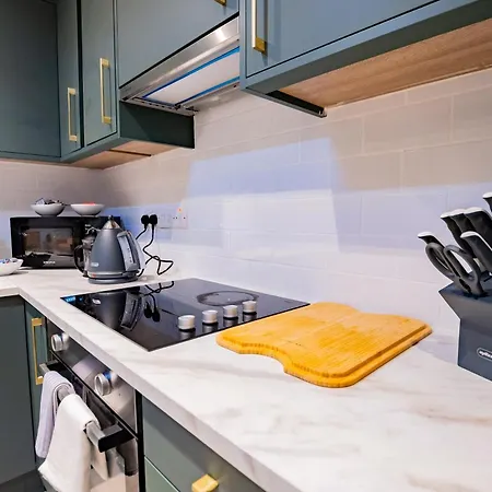 The Large Group House -sleeps 21 Semesterbostad